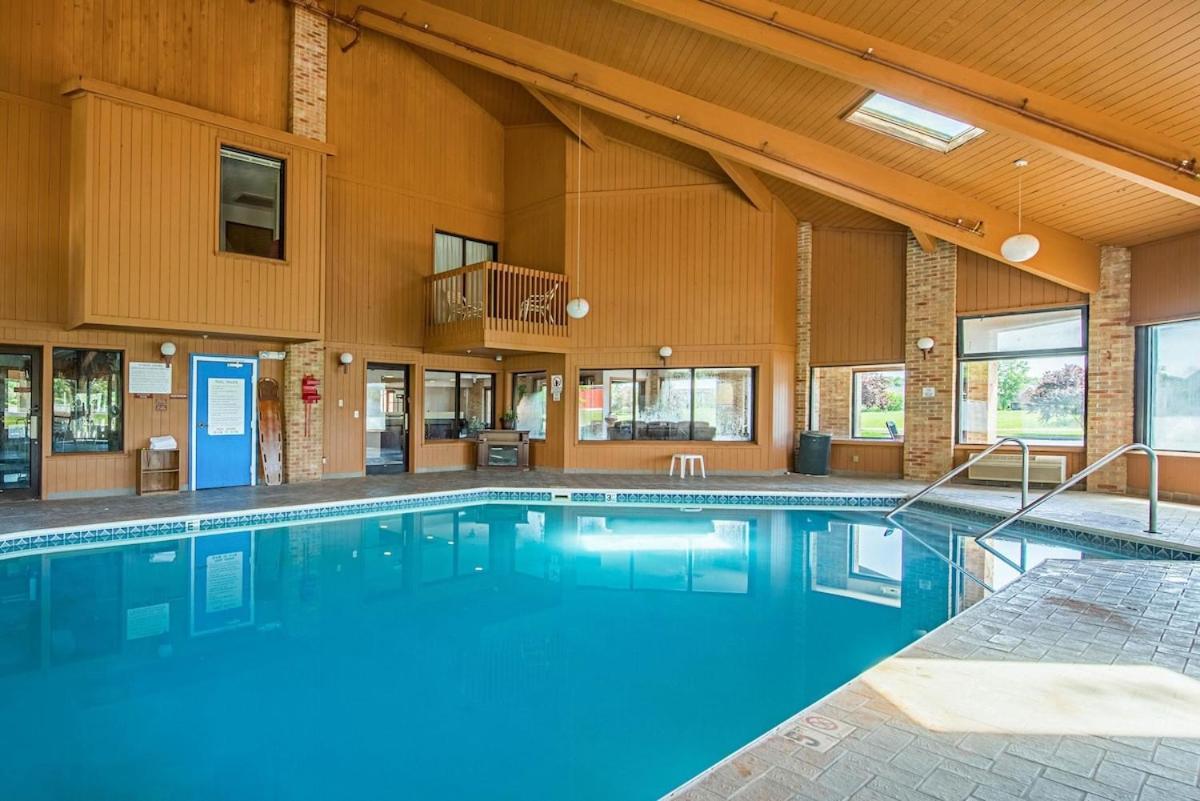 Royal Inn Suites Huntington Экстерьер фото