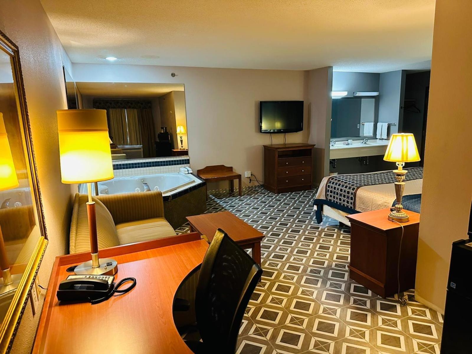 Royal Inn Suites Huntington Экстерьер фото