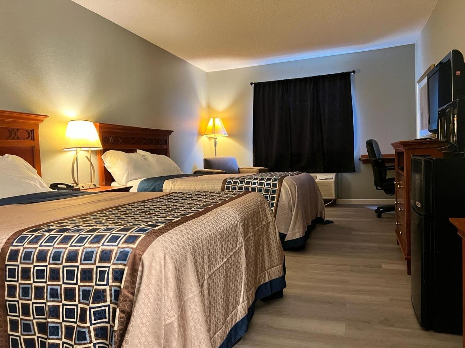 Royal Inn Suites Huntington Экстерьер фото
