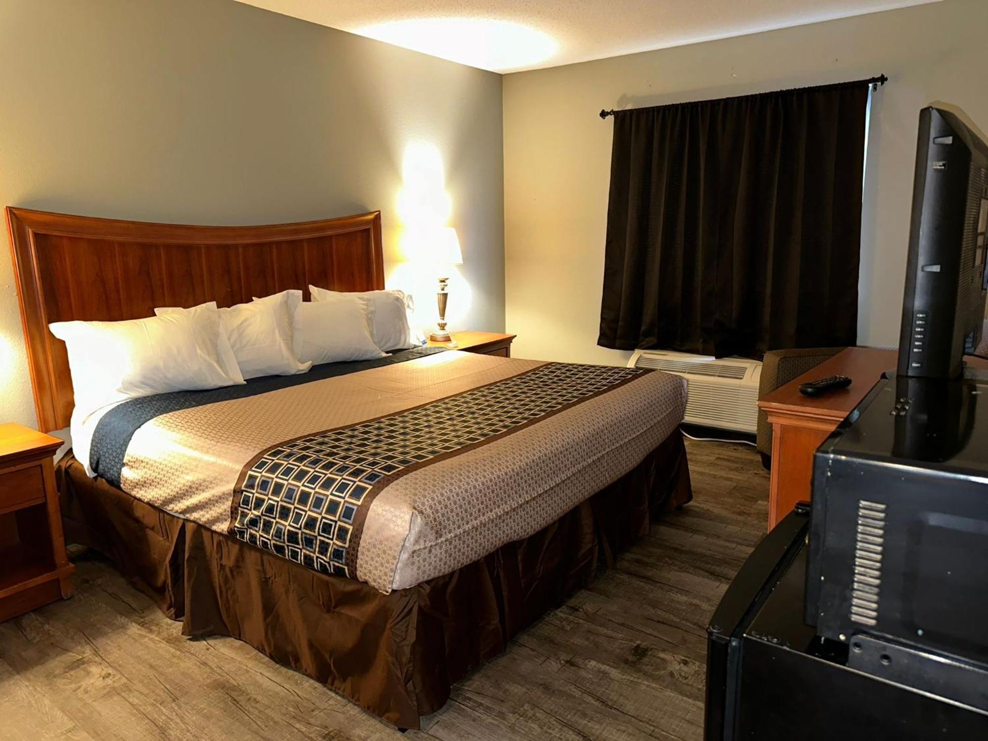 Royal Inn Suites Huntington Экстерьер фото